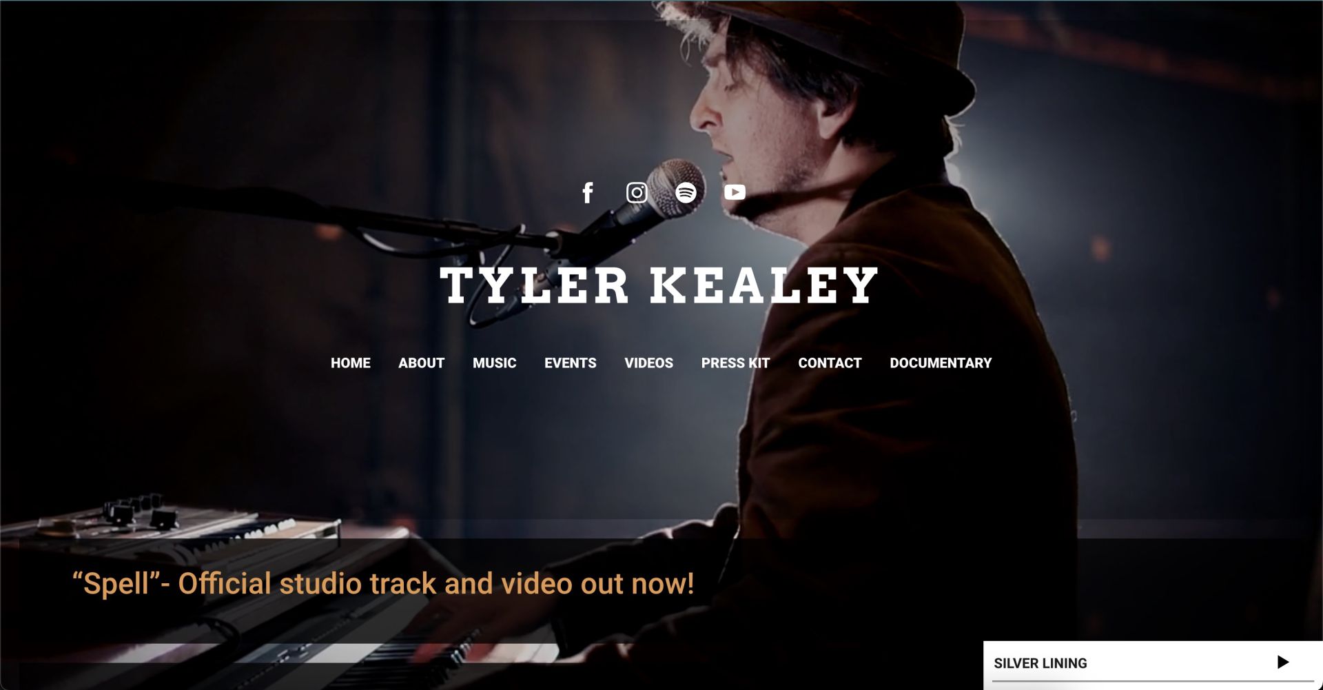 Bandzoogle Singer Website Example