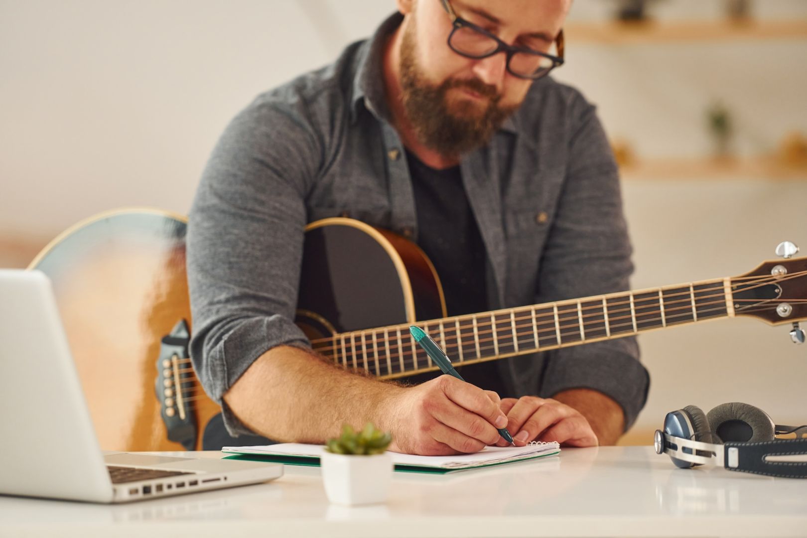 How ChatGPT & AI Can Help Musicians Write SEO-Friendly Blog Posts