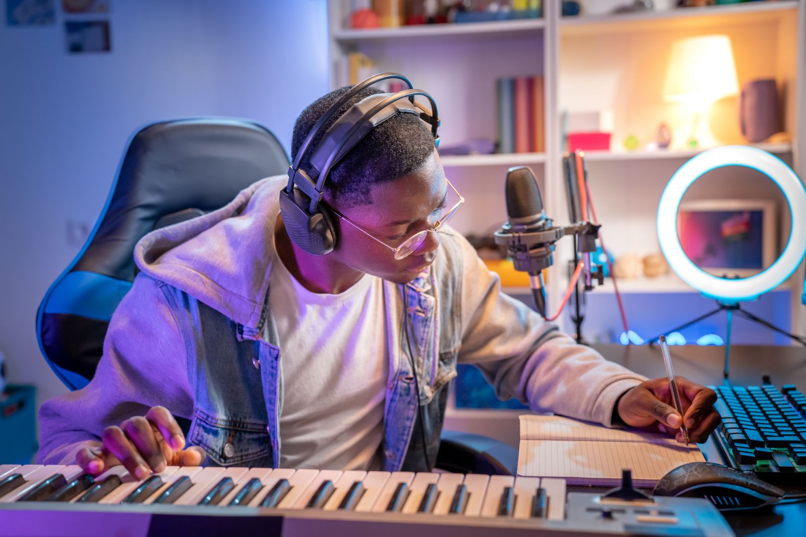 Top Music Marketing Strategies to Skyrocket Your Career 🎵